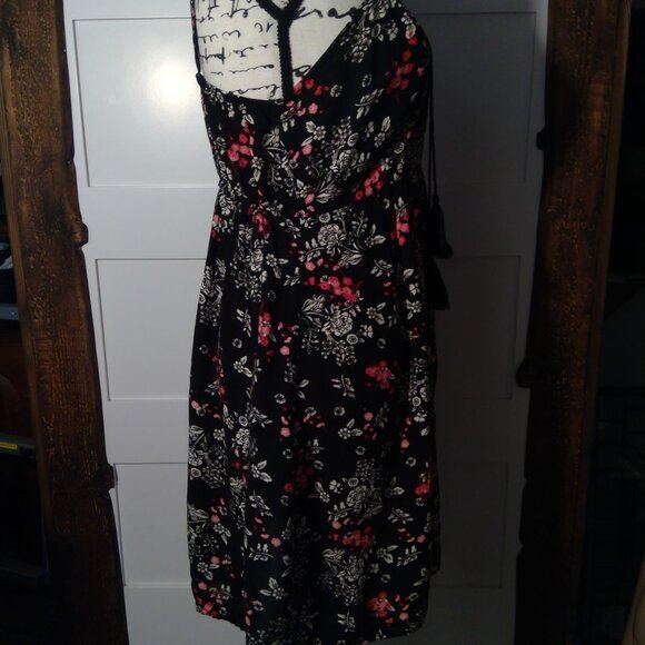 No Boundaries Women's Black Dress with Red Floral Design (Size Large) Midi - Picture 3 of 7
